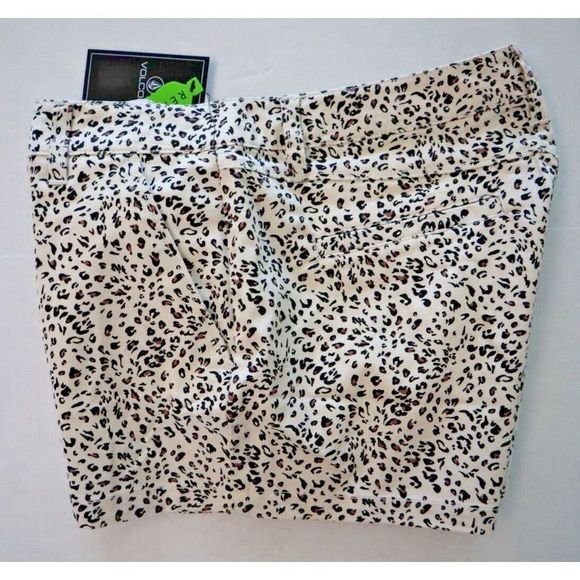 Volcom B0932205 Women’s Sz 27 Beige Leopard Print Frochickie Chino Shorts - Picture 6 of 9